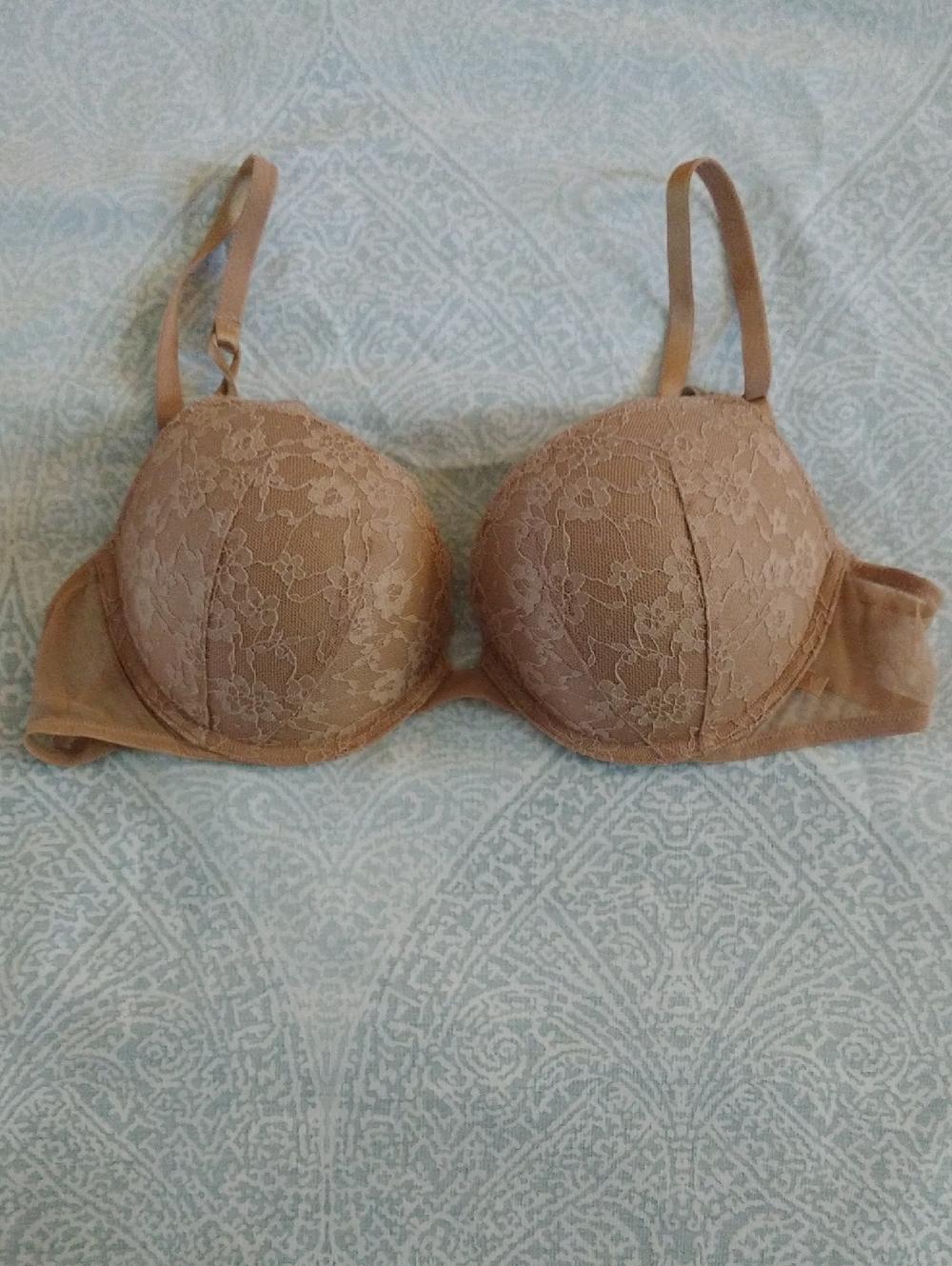 Victoria Secret ✨PUSH UP Lace Bra in Nude✨Size 38C